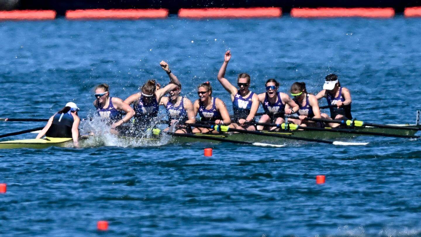 UW Takes 2nd At Pac-12s; Novice & 2V8+ Win Gold
