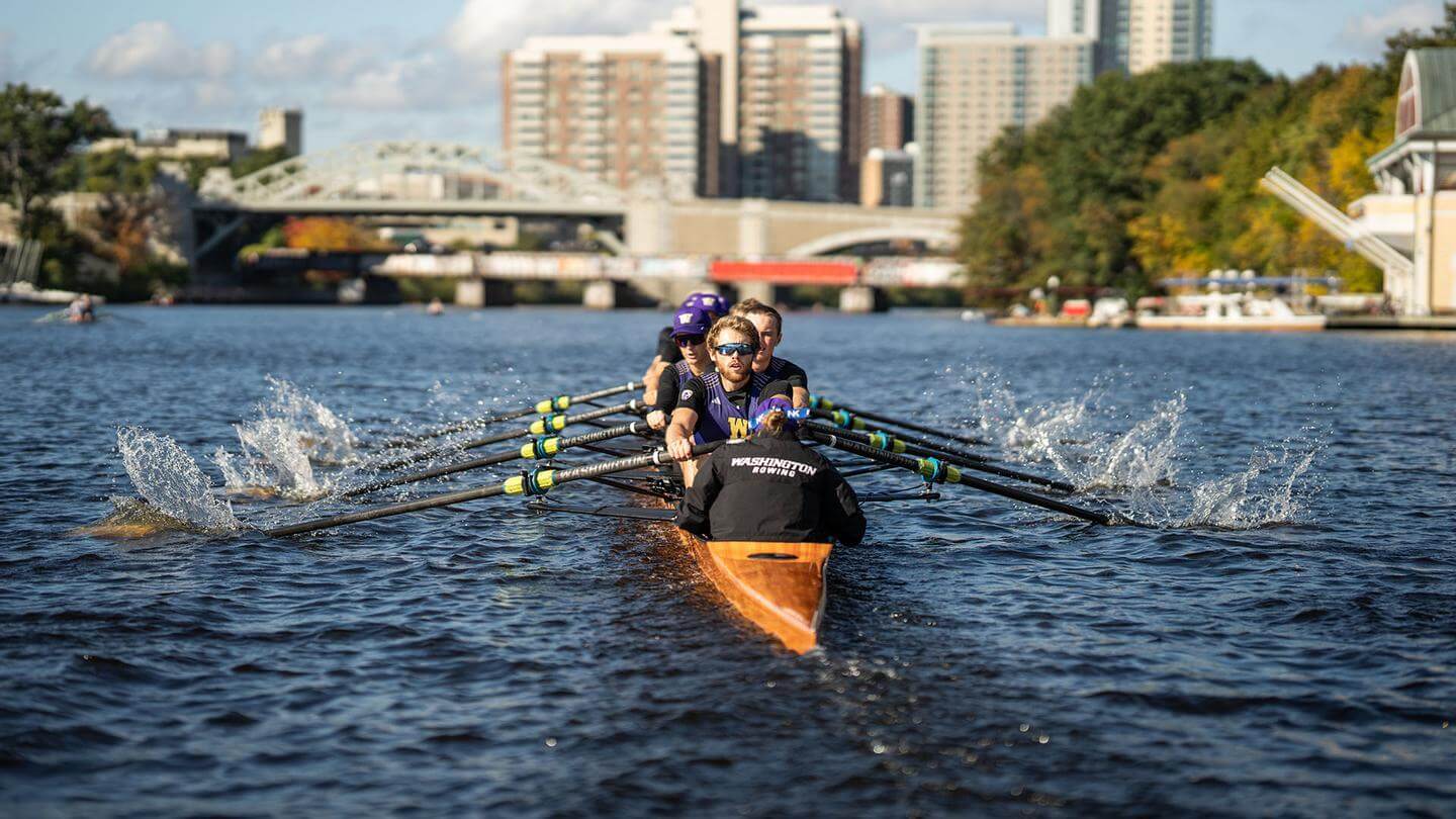 UW Sixth Among Men's College EIghts At Head Of The Charles