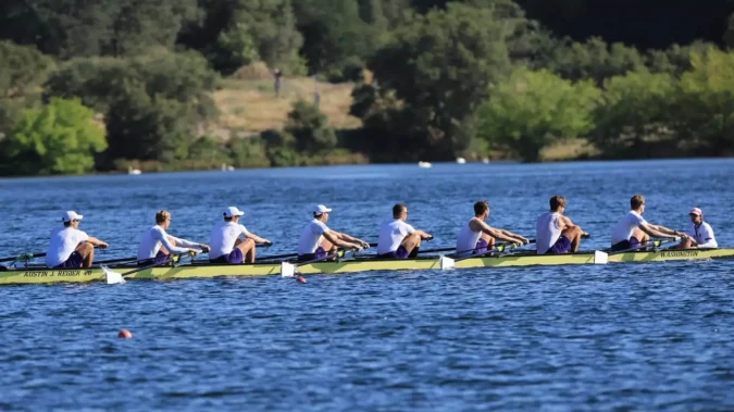 Huskies To Race For Varsity Four Title; All Eights Win Heats At IRAs